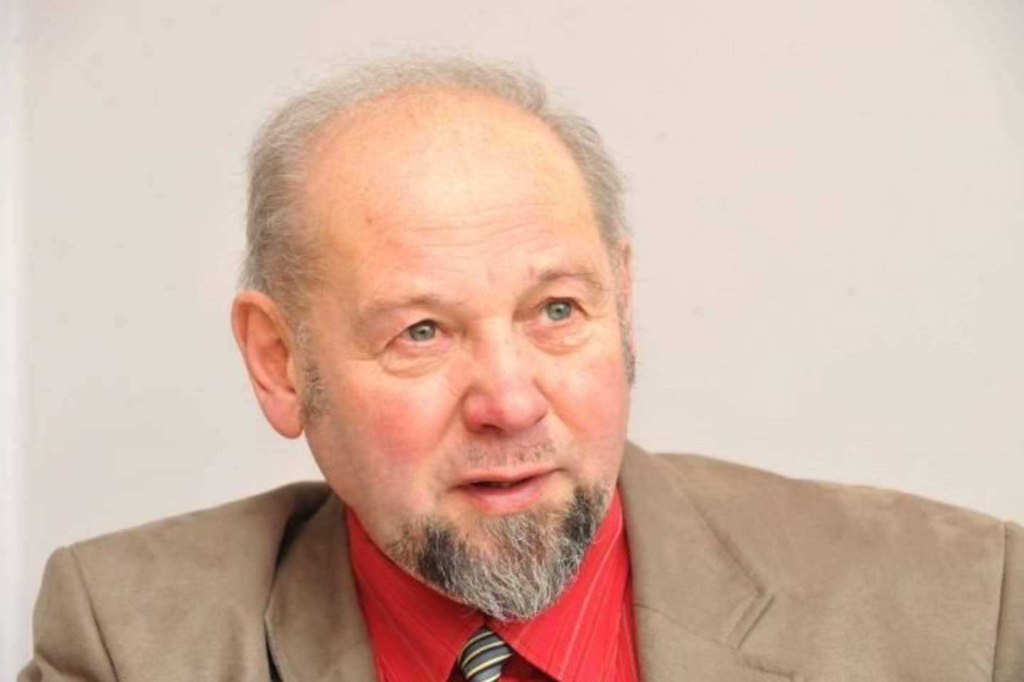 Nuverstas Trakų meras E.Malūkas vis dar kovoja dėl prarasto posto.