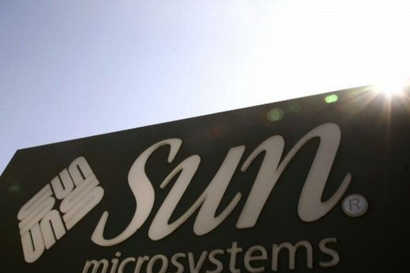 Kompanija „Sun Microsystems“ įklimpusi į skolas.