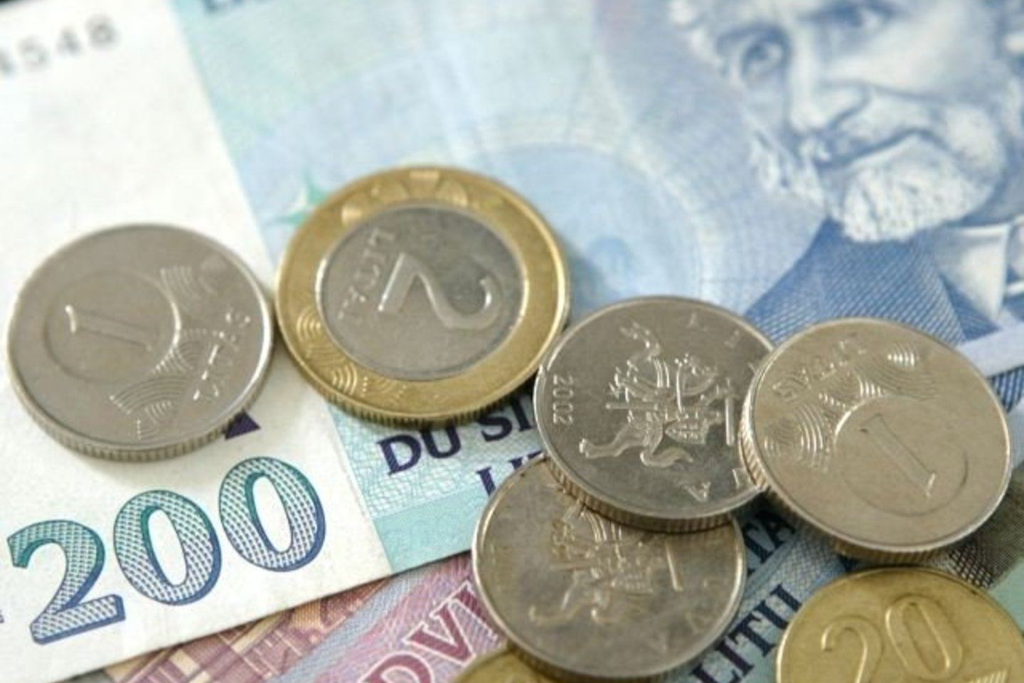 Bankas siūlo atlyginti tik menką nuostolių dalį.