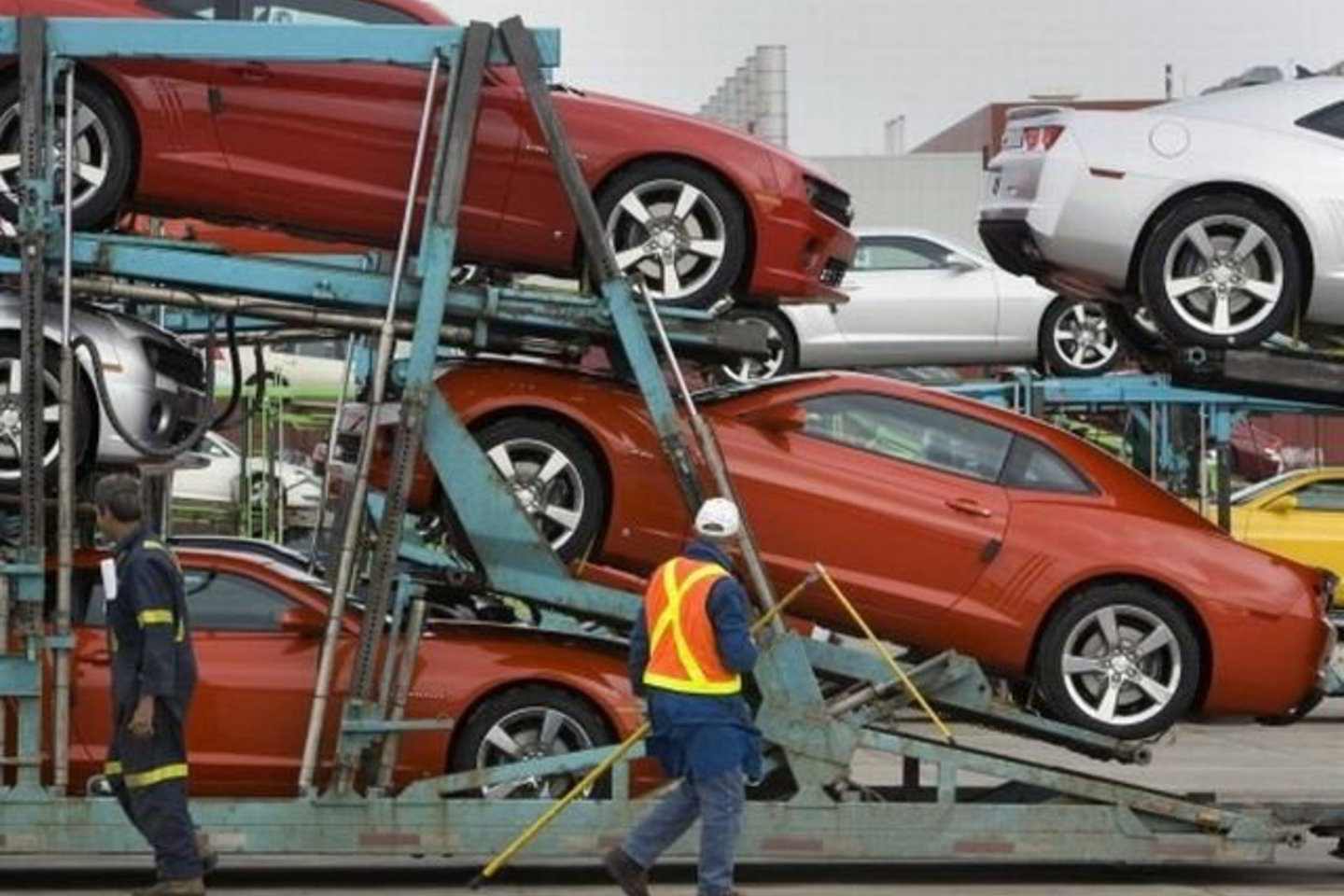 "General Motors" vasaros mėnesiais stabdys gamybą daugelyje JAV veikiančių gamyklų.