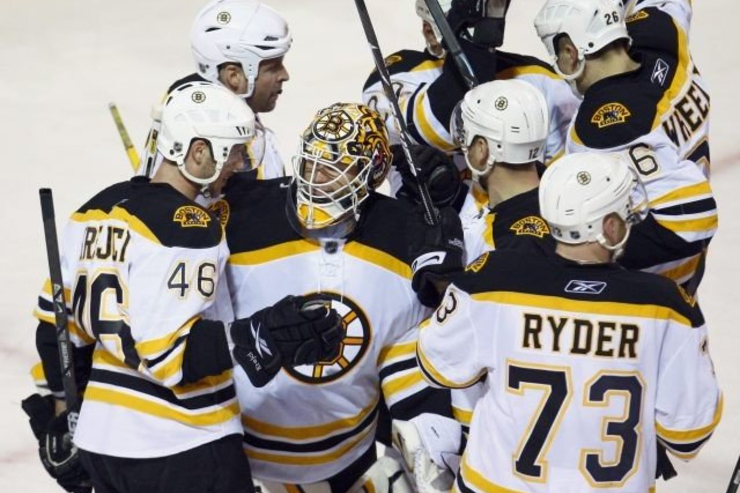 „Bruins“ ketvirtfinalyje užteko 4 rungtynių.