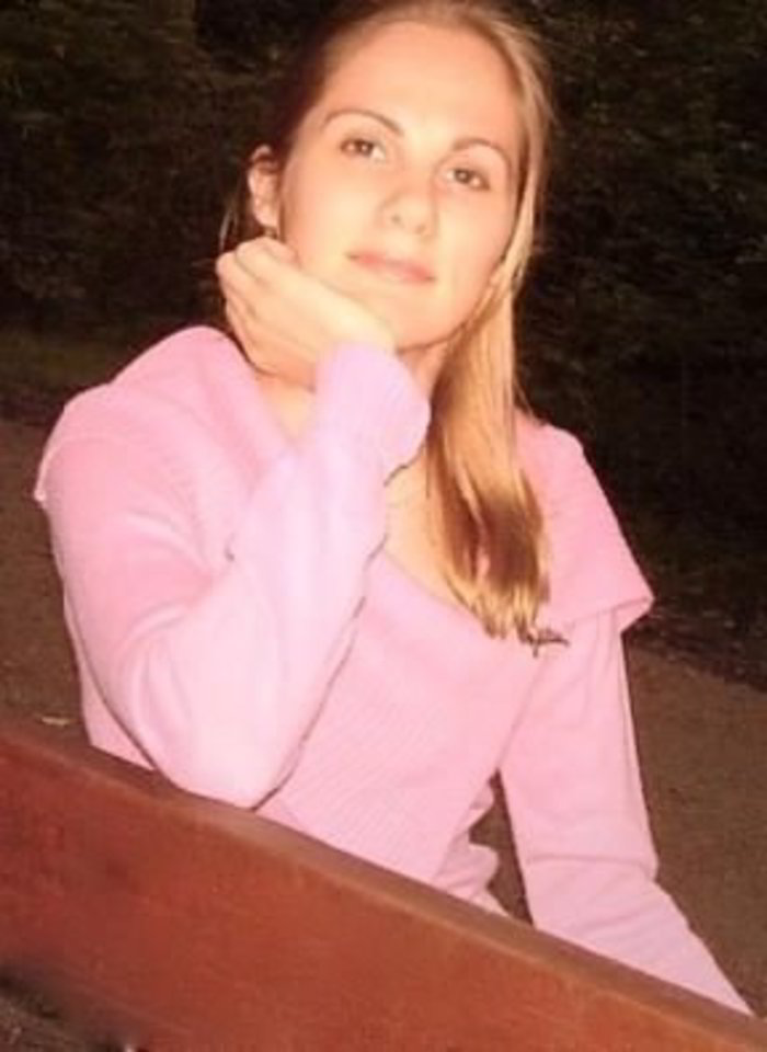 J.Asmara Londone sukūrė šeimą ir parašė knygą.