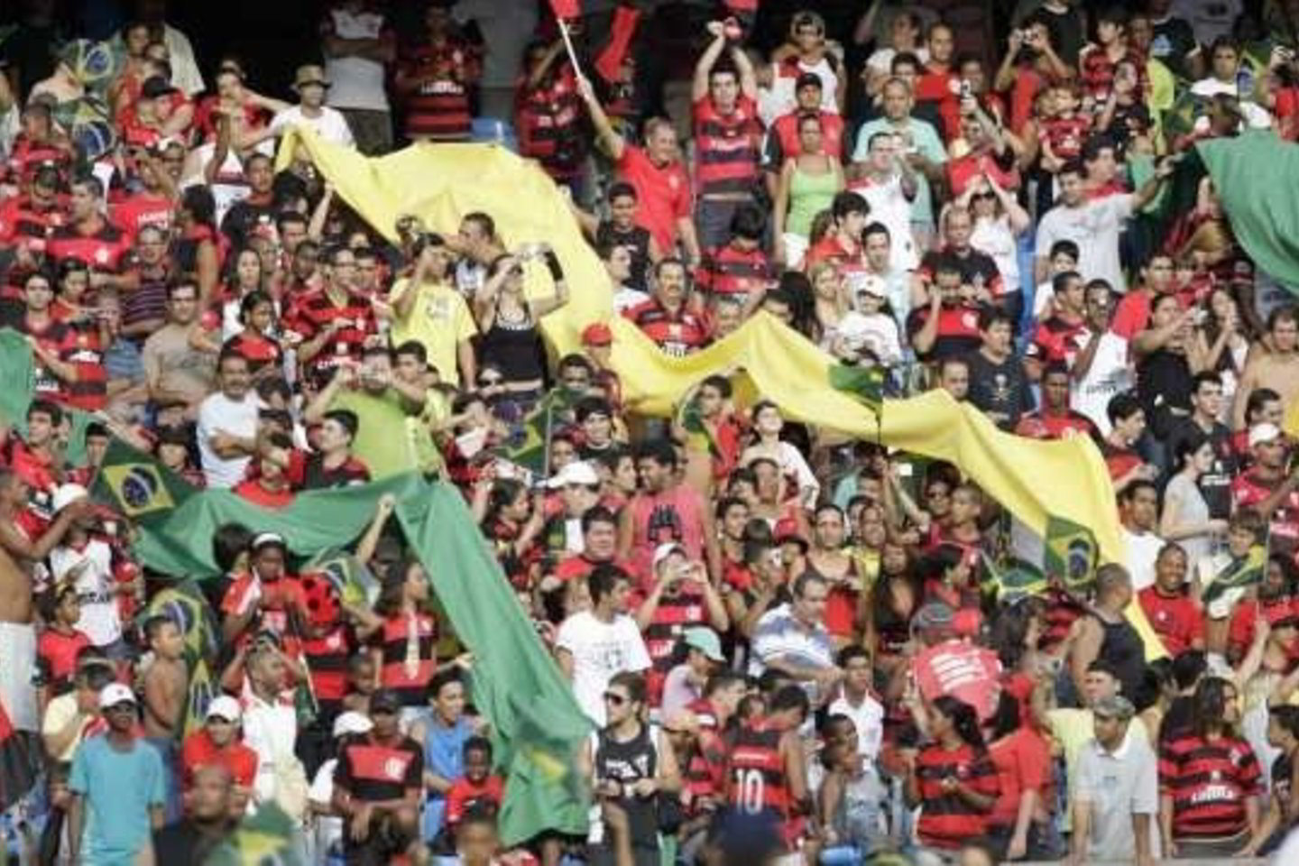 2014 metų pasaulio futbolo čempionato finalo rungtynės įvyks 90 tūkst. žiūrovų talpinančiame „Marakanos“ stadione Rio de Žaneire.