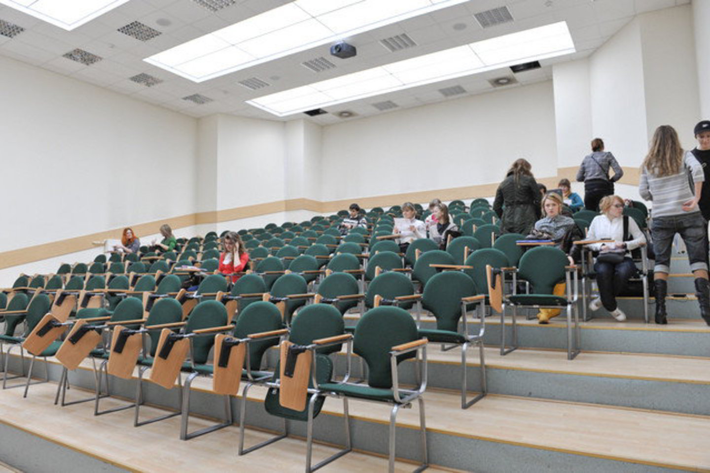 Kiek priimti studentų į nuolatinę ir ištęstinę studijų formą, planuoja pačios aukštosios mokyklos.