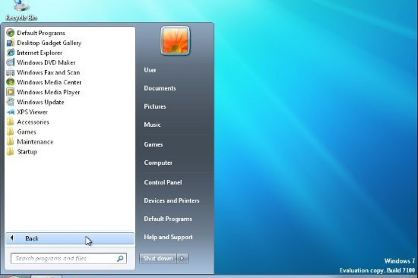 „Windows 7“ pasirodymas yra svarbus įvykis ir IT rinkai, nes „Windows“ naudojama 90 proc. kompiuterių, ir „Microsoft“ kompanijai, kuri pusę savo pajamų gauna iš prekybos „Windows“ sistemomis.