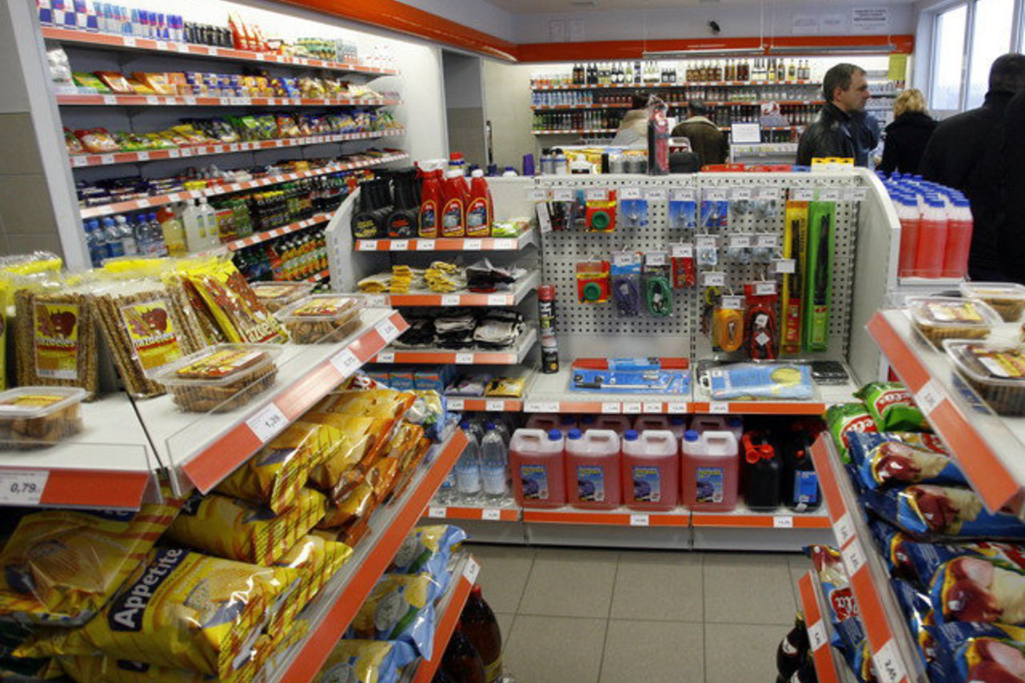 Šių metų balandį, palyginti su kovu, maisto produktų, alkoholinių gėrimų ir rūkalų pardavimai euro zonoje išaugo 1,1 proc.