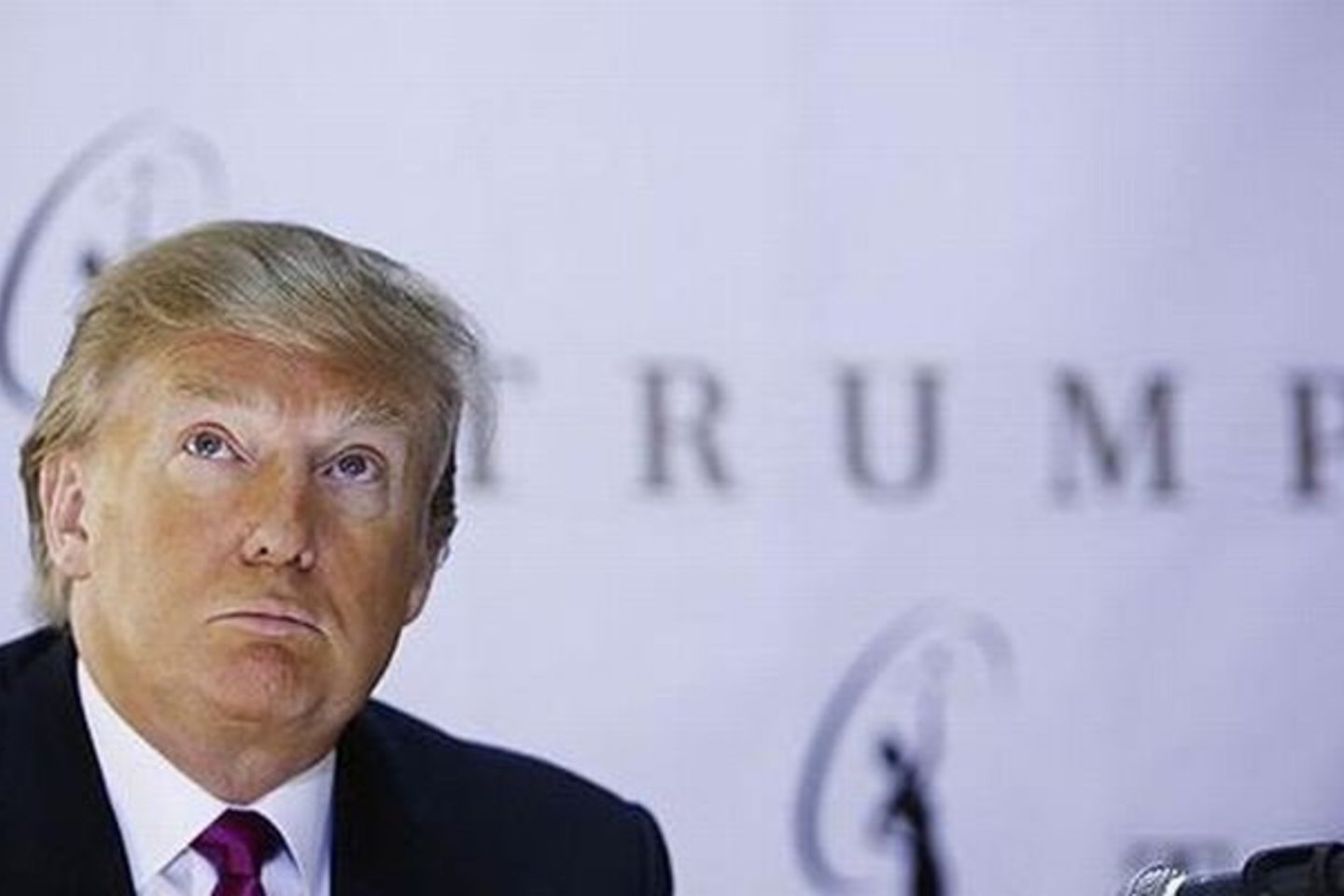D.Trumpas siekia išsiginti savo kaip 40 mln. USD paskolos „Deutsche Bankui“ laiduotojo pareigų, susidariusią padėtį aiškindamas force majeure.