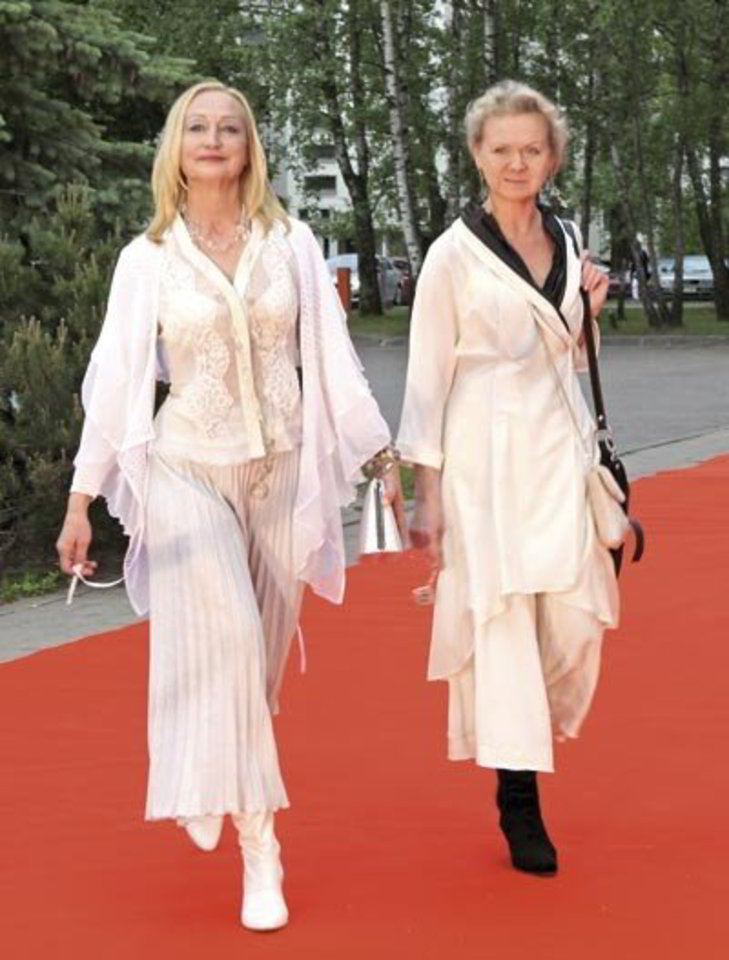 Aktorė Jūratė Onaitytė (kairėje) ir dizainerė Zita Gustienė.