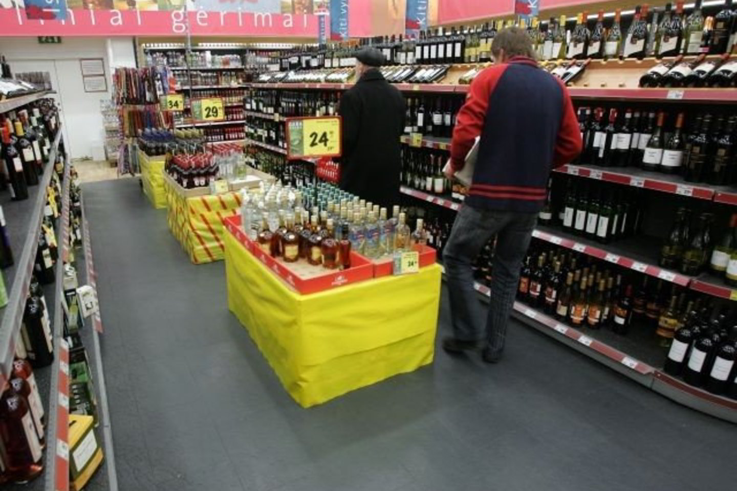 Prasidėjęs kainų mažinimo vajus neaplenkė ir alkoholinių gėrimų lentynų.