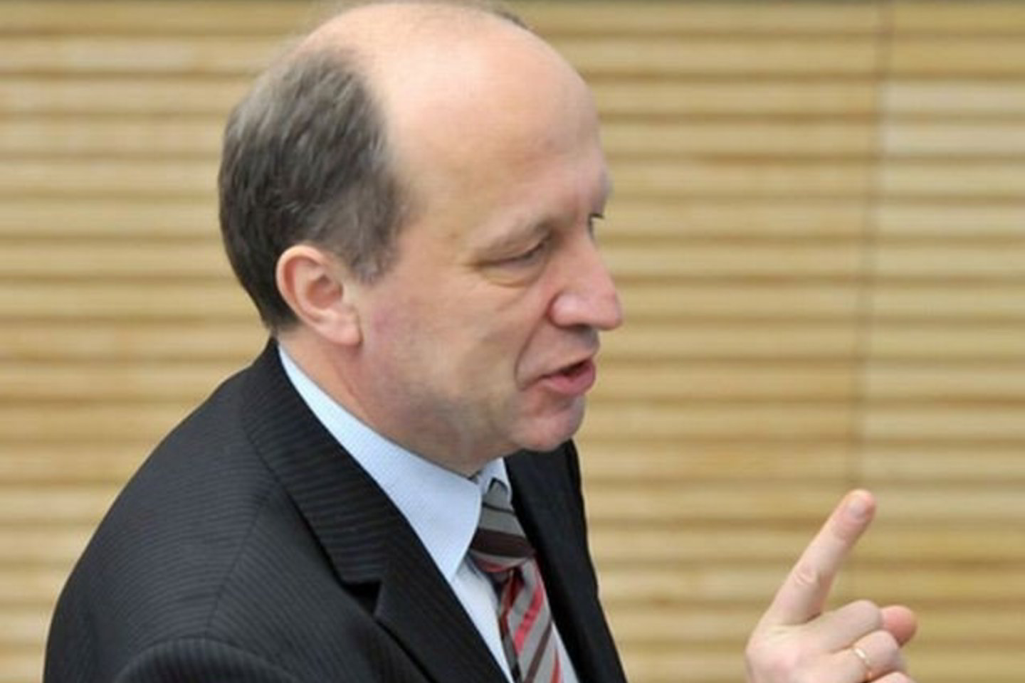 A.Kubilius teigia, kad Vyriausybės neįtikina bankų vadovų aiškinimai, jog kreditų teikimas mažėja todėl, kad traukiasi ekonomika.