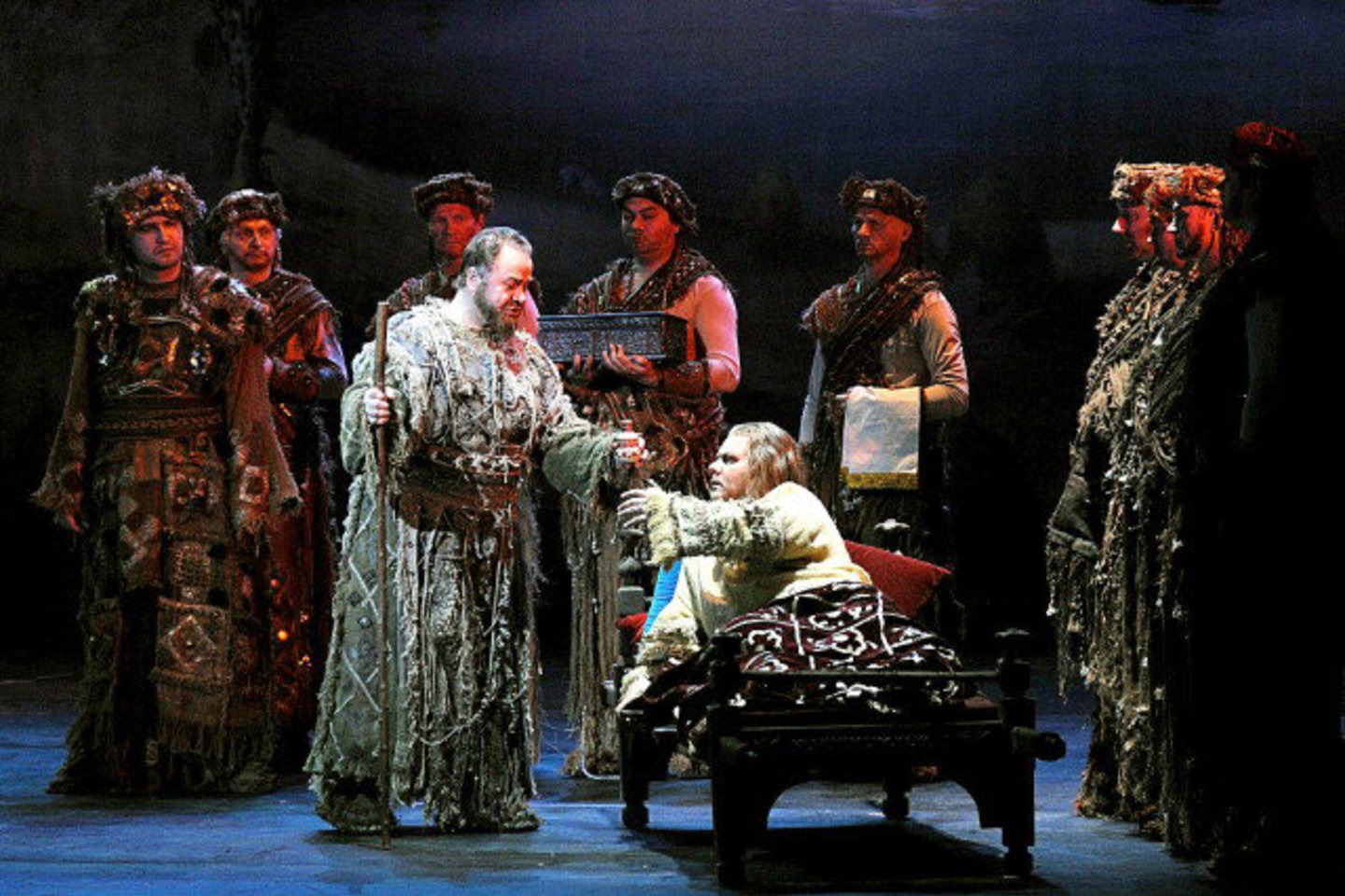 Pirmąjį Vilniaus operos festivalį antradienį atidarė Sankt Peterburgo trupė, parodžiusi spektaklį "Parsifalis".