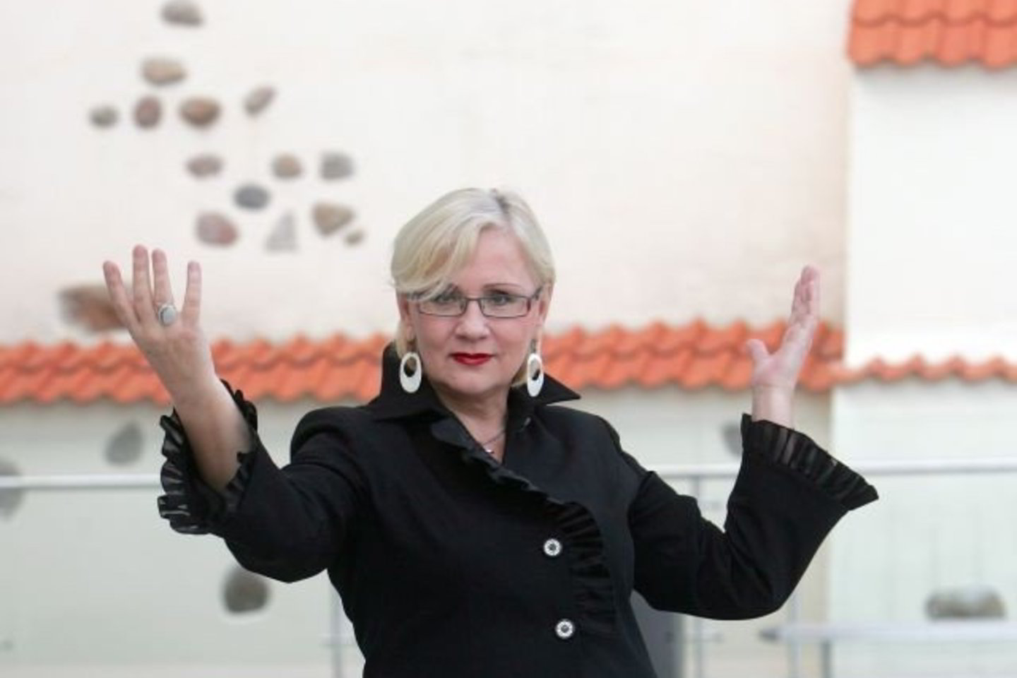 D.Jazukevičiūtė sako, kad eilėraščiais absoliučiai pasitiki: „Jie už mane protingesni“.