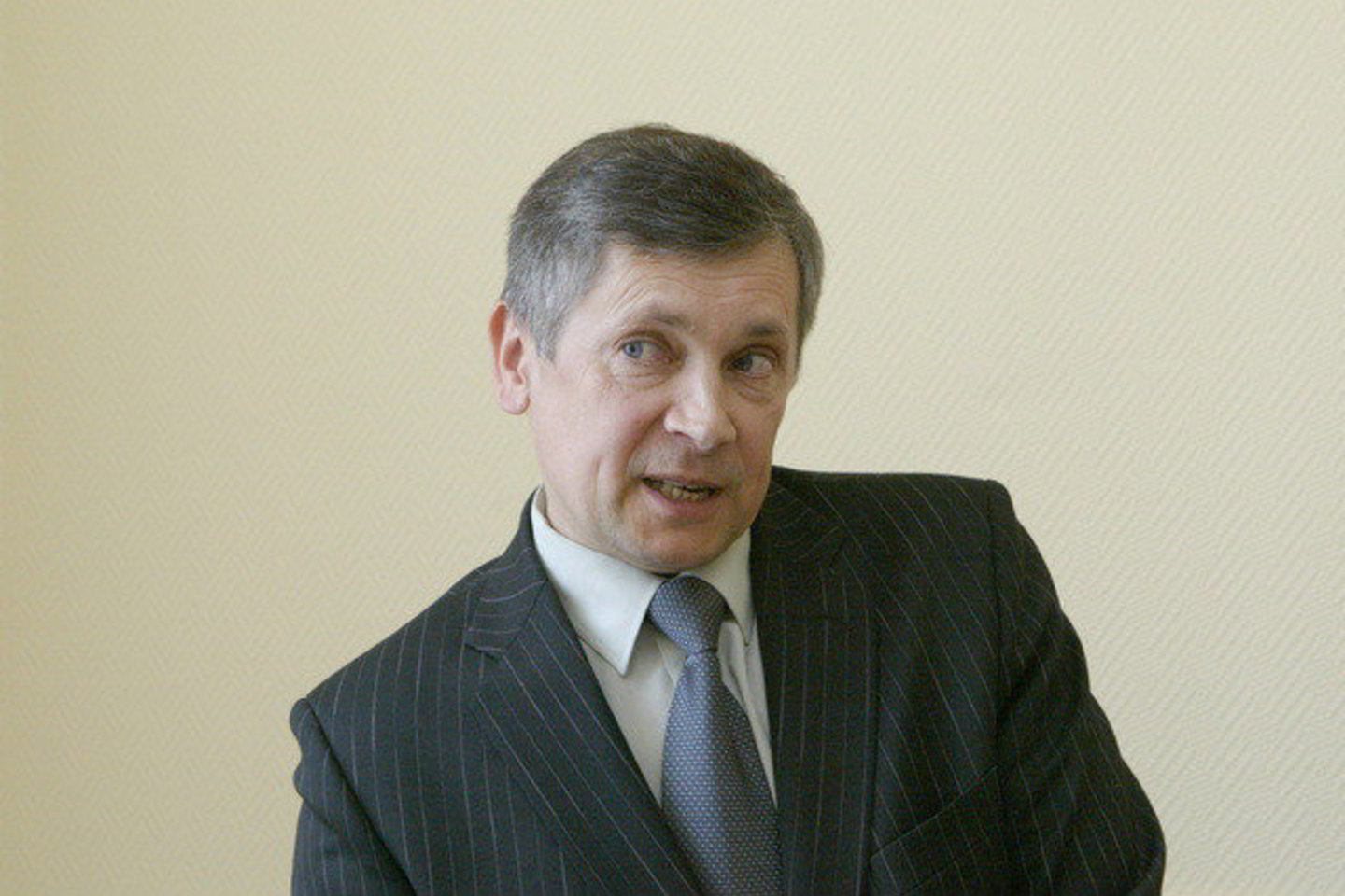 Teisėjas R.Savickas kaltinamas nedarbingumo pažymėjimo klastojimu.