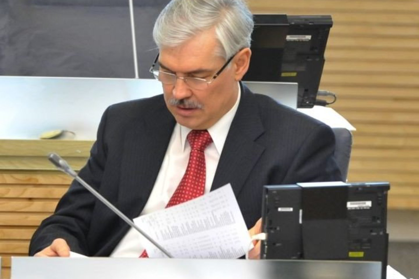 „Ačiū dešinei pusei, centrui ir kairei už tą didžiulę patirtį ir žmogišką bendravimą“, - dėkojo Z.Balčytis.
