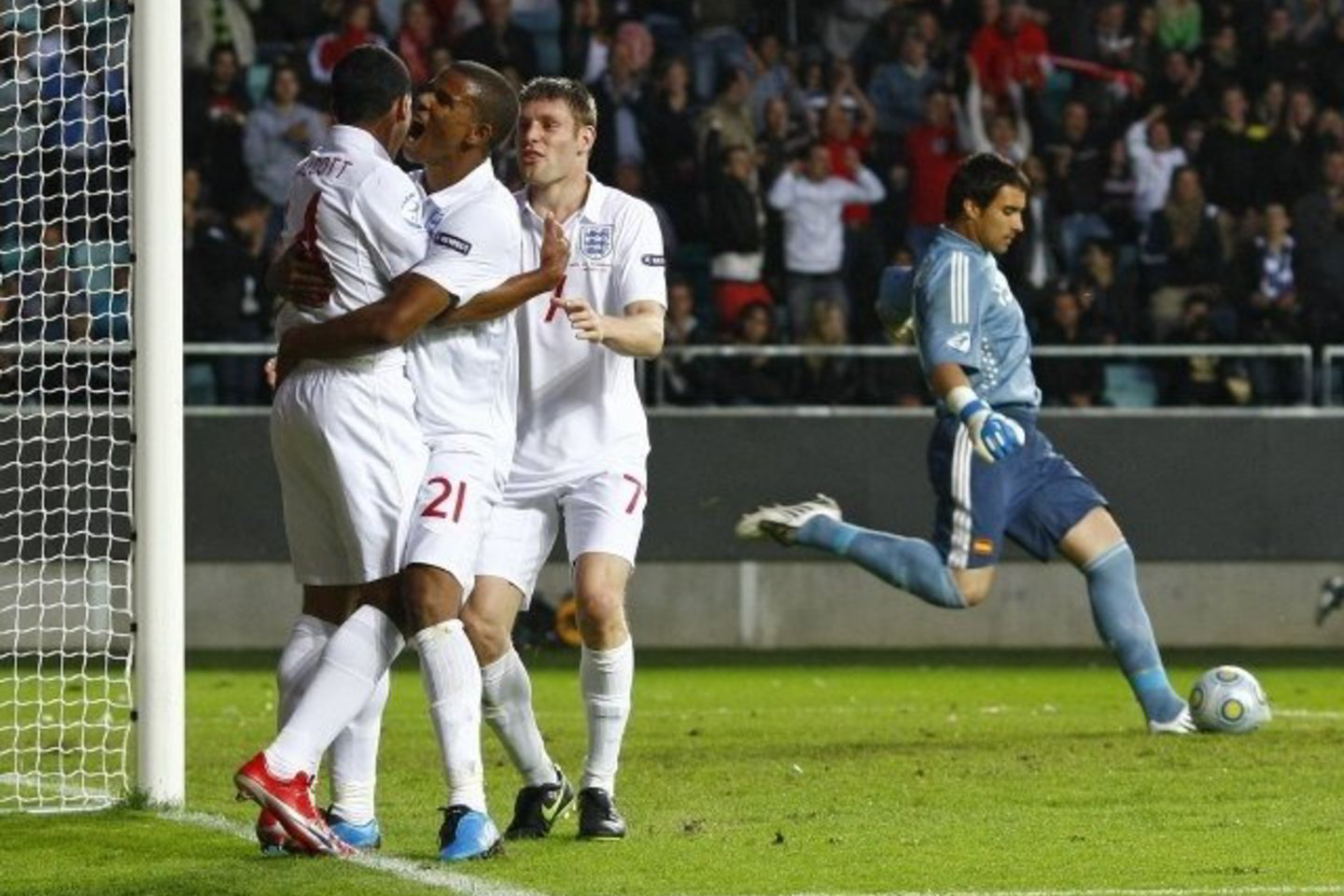 Anglijos futbolininkai pirmenybėse žengia be kluptelėjimų.