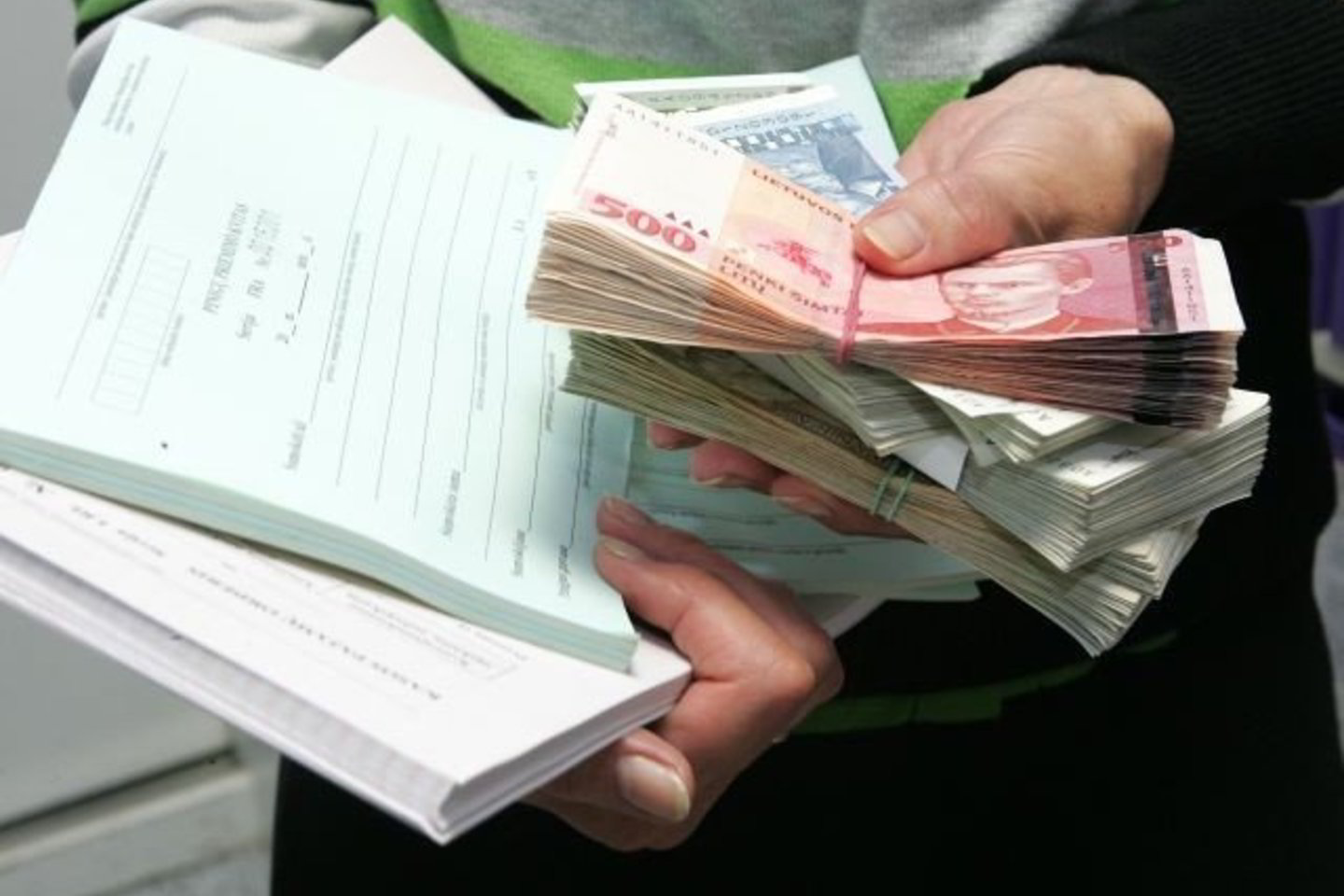 Situacija pasaulio finansų rinkose lėmė didesnius rizikos priedus skolinant naujų ekonomikų šalims, įskaitant ir Lietuvą.