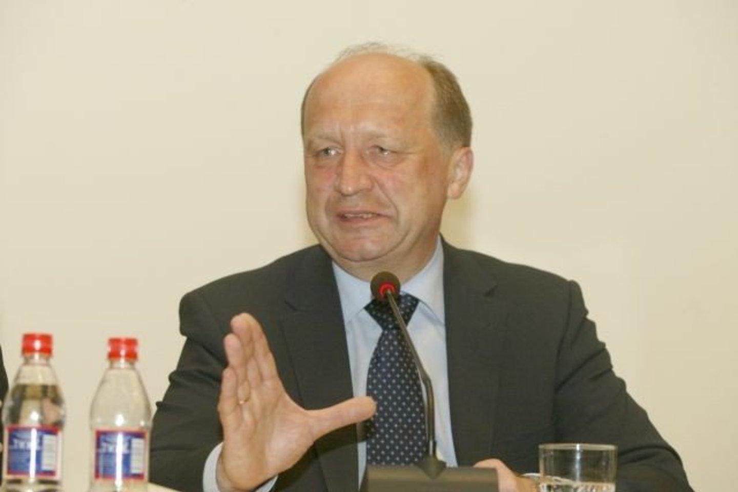 A.Kubilius: „Mums sekasi išsaugoti savo valstybės finansų stabilumą“.