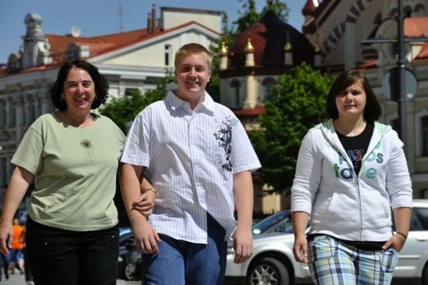 Amerikietę K.Belli į Lietuvą atvedė įvaikių Aleco Egidijaus ir Erikos troškimas po ilgos pertraukos aplankyti gimtinę ir tikrąją savo mamą.