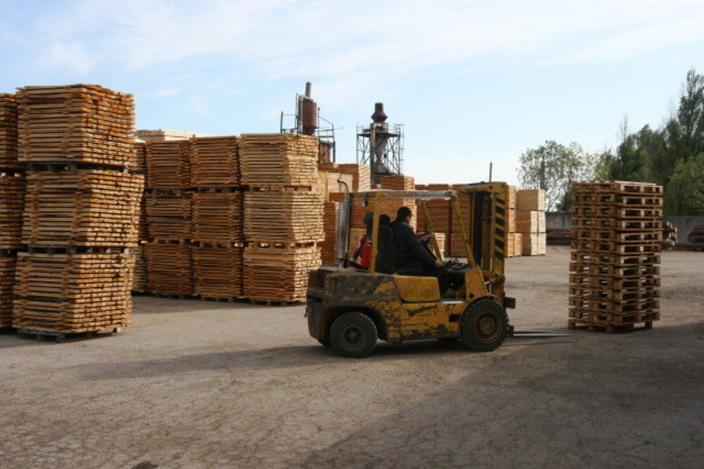 2009 m. gegužės mėnesį, palyginti su pernykščiu tuo pačiu laikotarpiu, pramonės produkcija sumažėjo 19,3 procento.