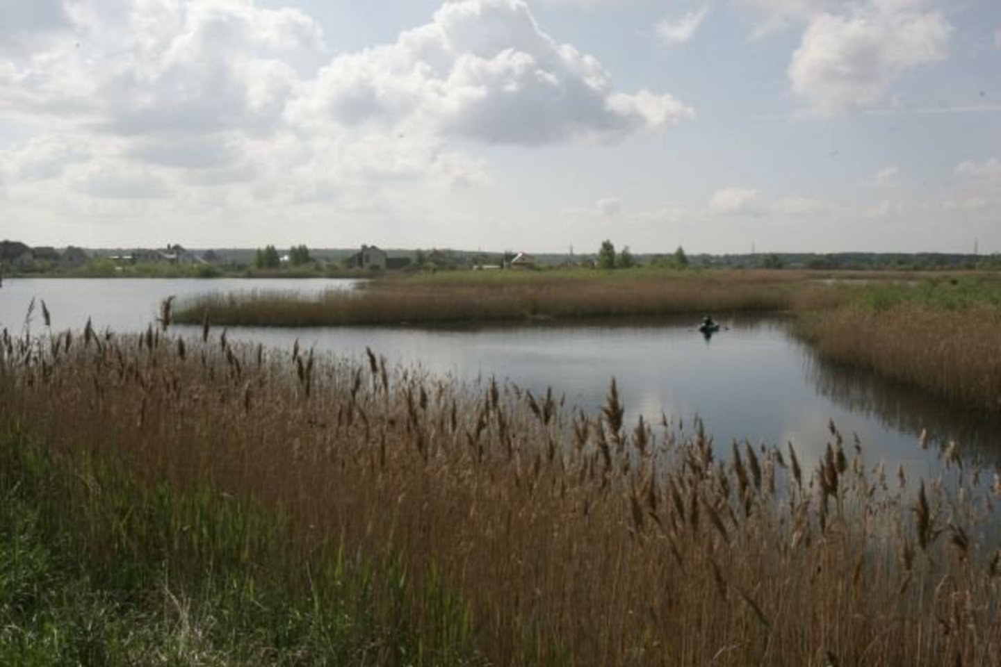 Kelių nuskendusių žmonių vis dar ieškoma ir šiandien.