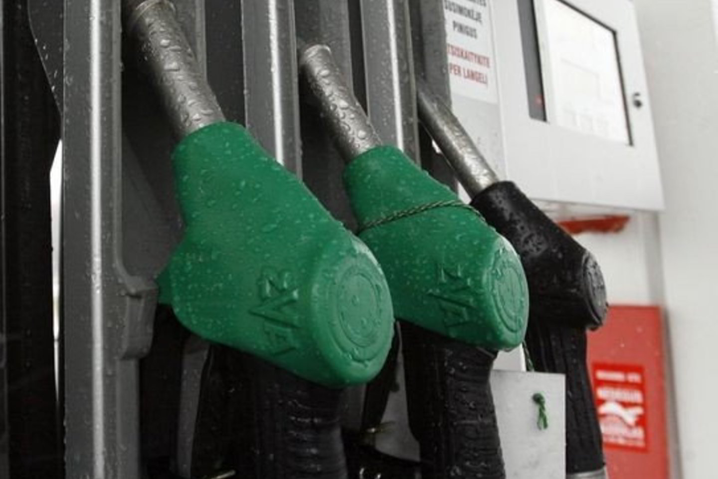 Liepos pristatymo termino ateities sandorių JAV lengvos naftos barelis atpigo 2,62 JAV dolerio iki 66,93 JAV dolerio.