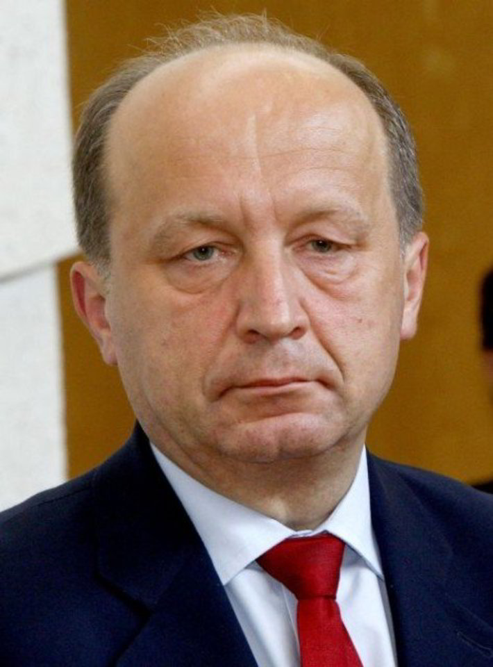 Premjeras ketvirtadienį ketina kalbėti su profesinių sąjungų atstovais, vėliau - su opozicija ir, jo žodžiais, „su kitomis grupės“.