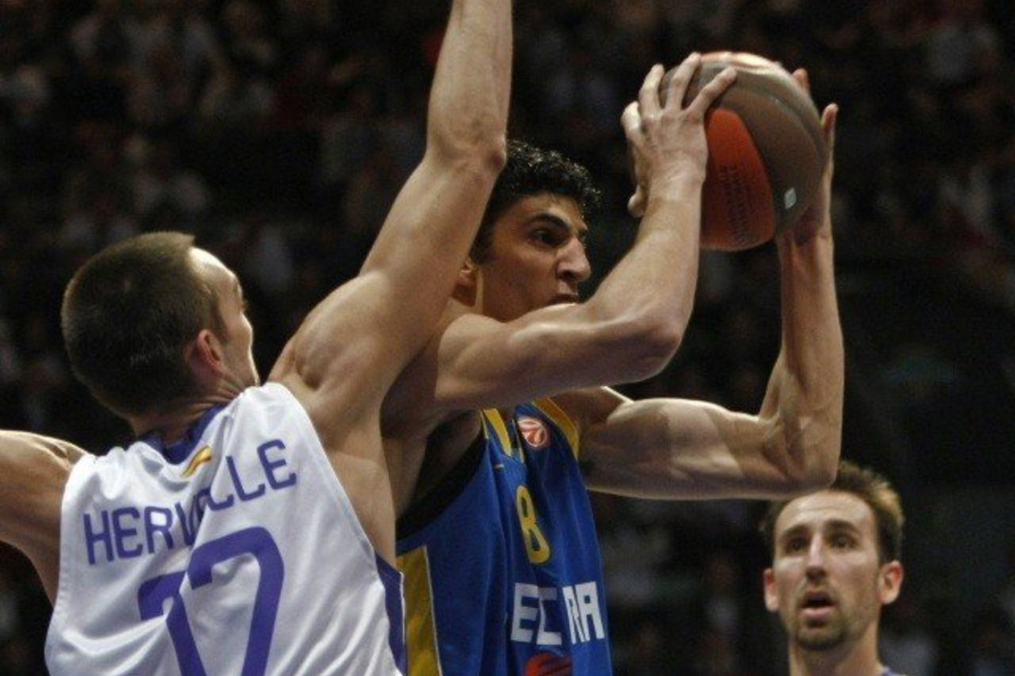 L.Eliyahu žaidė Tel Avivo „Maccabi“ klube.