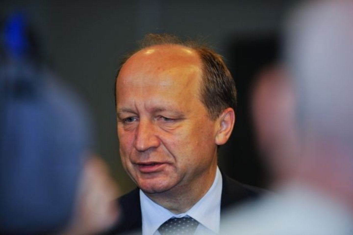 A.Kubilius pažymėjo, kad Vyriausybė atidžiai stebi situaciją šalies bankų sektoriuje ir yra susirūpinusi bankų paskolų portfelių mažėjimu.