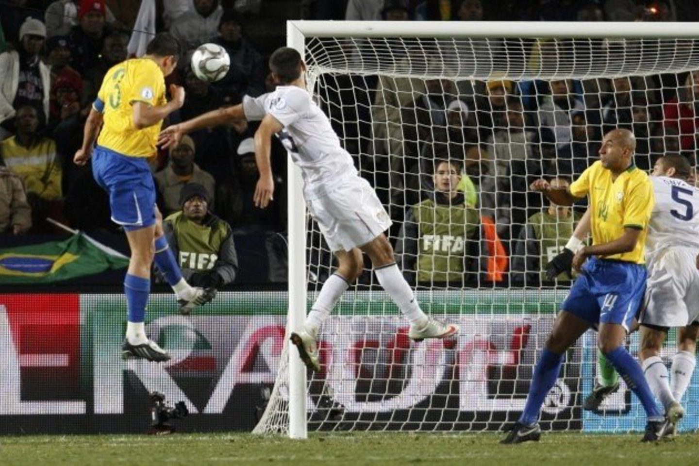 Šis Brazilijos rinktinės kapitono Lucio smūgis galva dovanojo pergalę jo komandai.