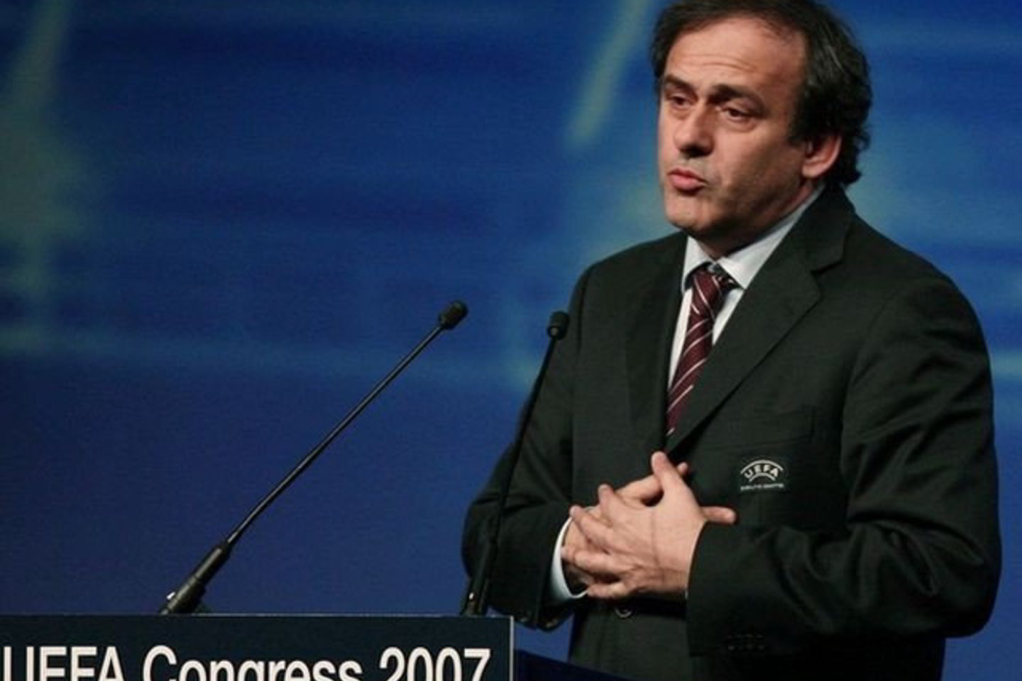 M.Platini "Radisson sas" viešbučio kavinėje prisėdo išgerti kavos.
