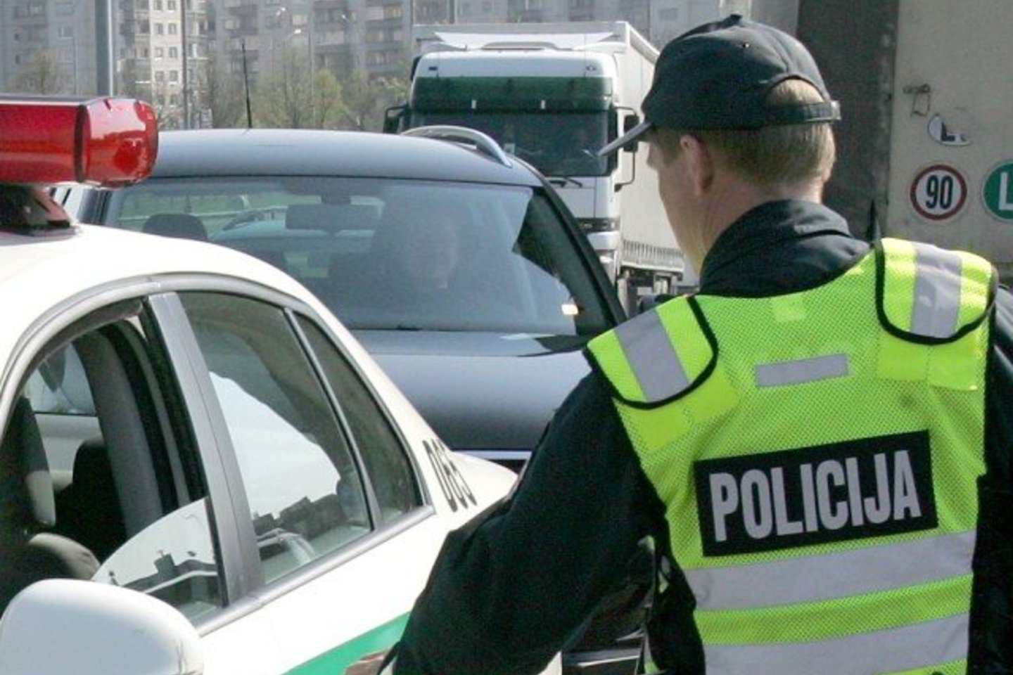Per eismo įvykį žuvo 16 m. „BMW 320“ keleivė.