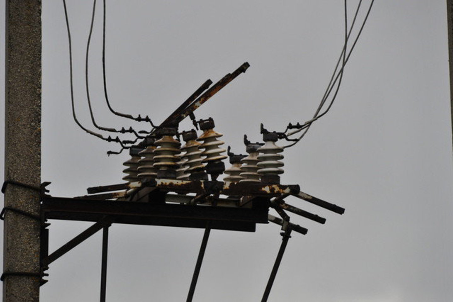 Už sunaudotą elektros energiją birželio mėnesį vartotojai atsiskaito liepą, o už liepos mėnesį mokės rugpjūtį.