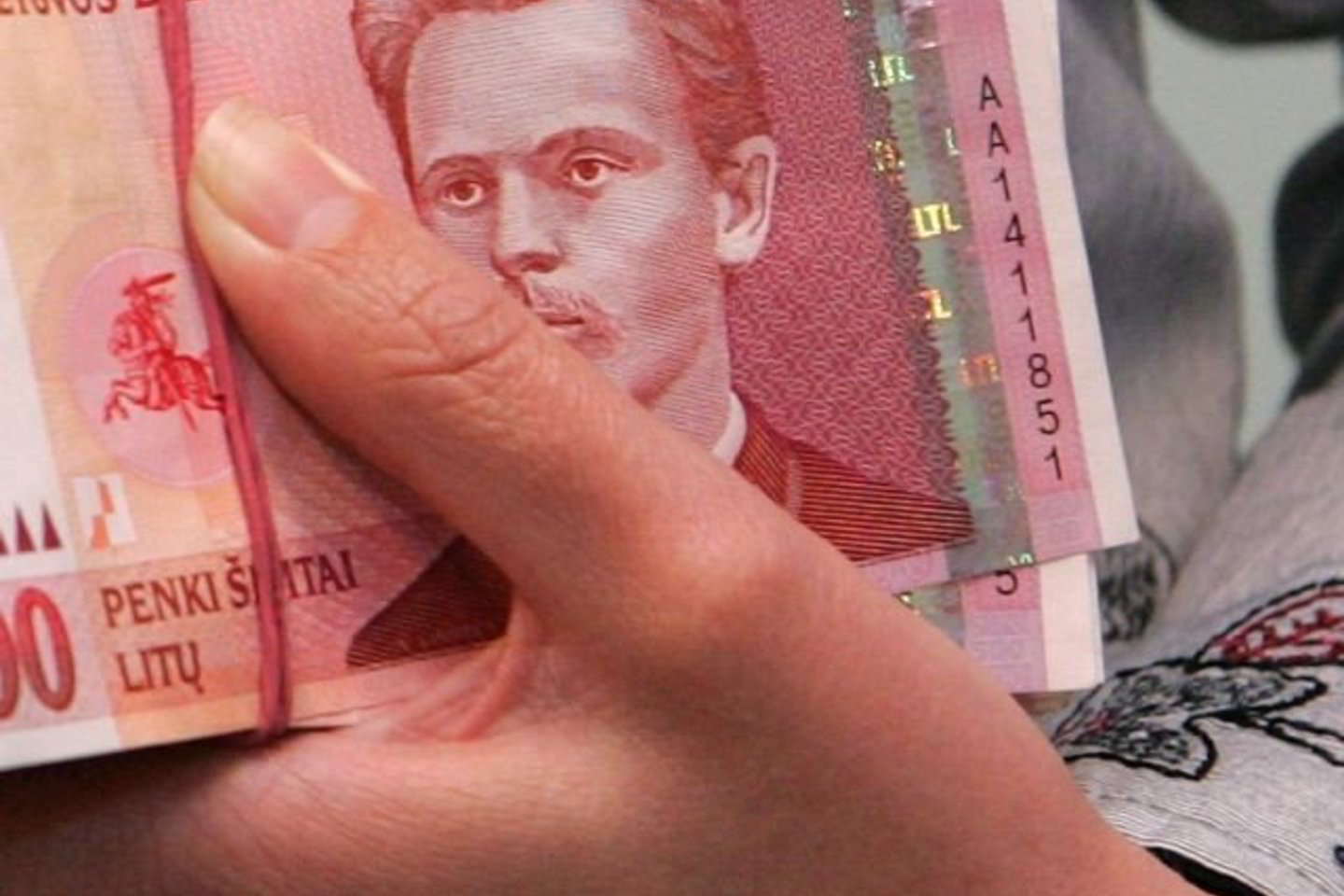 Nutarime nurodoma, kad jis mažinamas iki šių metų pabaigos, bet protokole pažymėjo, kad jį numatoma palikti galioti ir 2010 metais.