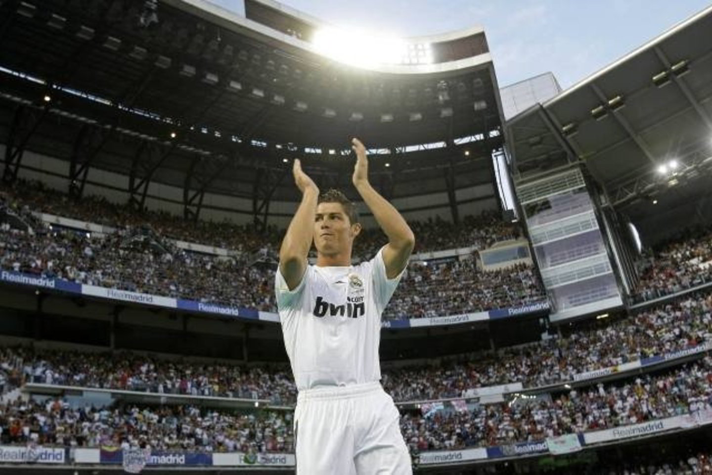 C.Ronaldo kaip magnetas traukia futbolo aistruolius Madride.