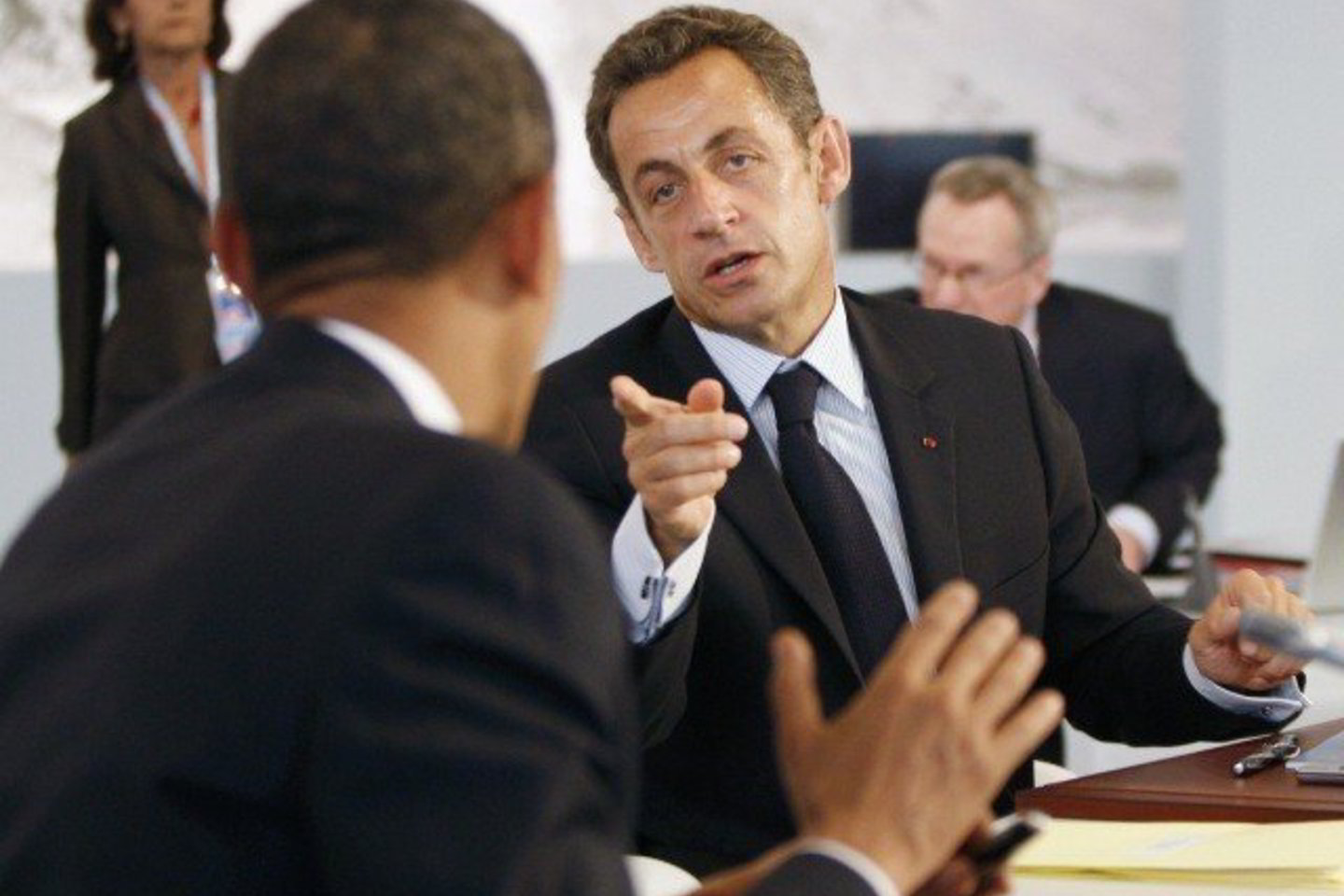N.Sarkozy šalininkai atlaikė opozicijos puolimą. Prancūzijos prezidentas šiuo metu dalyvauja Didžiojo aštuoneto susitikime Italijoje.