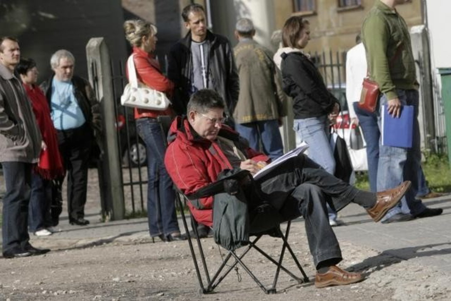 Latvijoje nedarbas auga taip pat sparčiai, kaip ir krinta ekonomika, todėl žmonės sutinka dirbti už gerokai mažesnį atlyginimą.