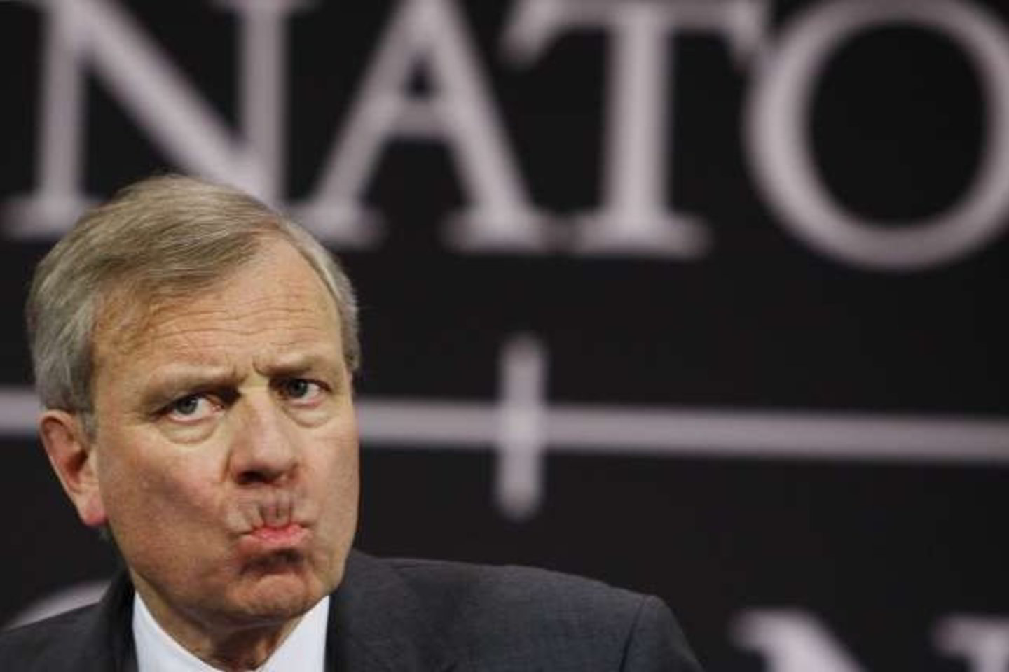 NATO generalinio sekretorius Jaapas de Hoopas Schefferis: "Aljansas turi užtikrinti naujas nares, kad jos bus apsaugotos".