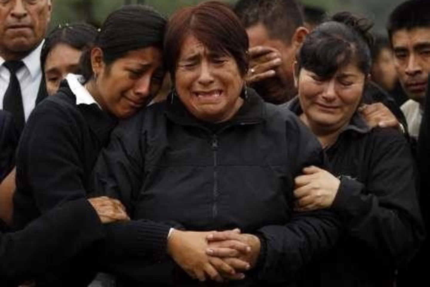 Peru pietiniuose aukštų kalnų rajonuose žmonės gyvena skurdžiai, vaikai dažnai pusbadžiauja, ir šalčių padariniai jiems atsiliepia labiausiai.