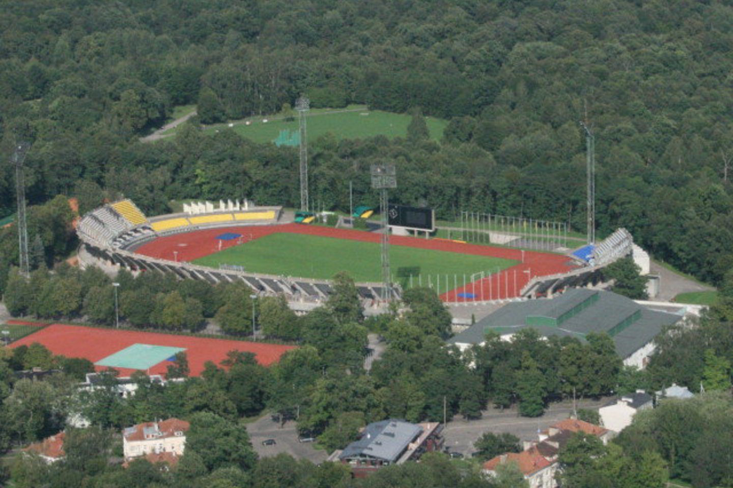 Prieš Europos čempionatą S.Dariaus ir S.Girėno stadione patiesta nauja danga.