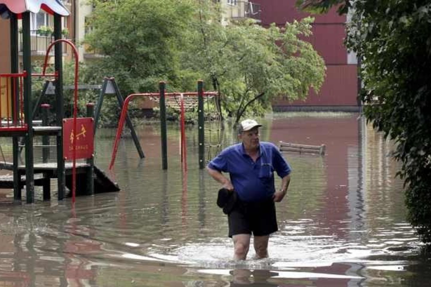 Tokio gausaus lietaus neprisimena net ir seni miesto gyventojai.