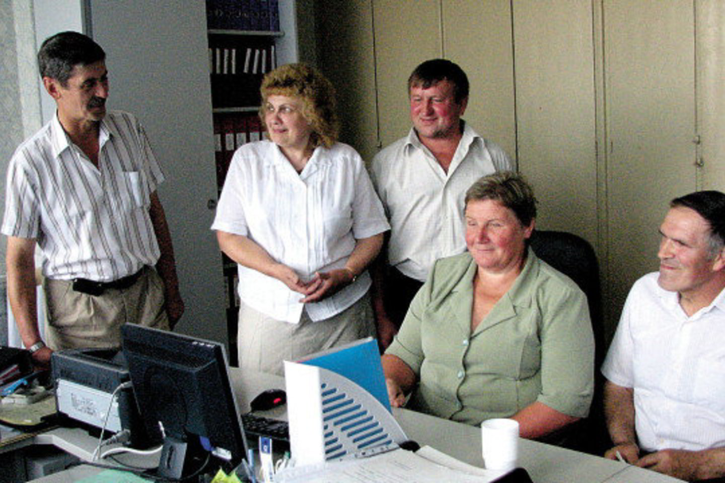 Birštono ir Prienų žemėtvarkos skyriaus vyresnieji specialistai Vytautas Bielinskas (Ašmintos sen.), Birutė Vokietaitienė (Birštono sen.), Antanas Žemaitis (Balbieriškio sen.), Marytė Daunorienė (Jiezno sen.) ir Stasys Svetavičius jau rugpjūtį bus atleis