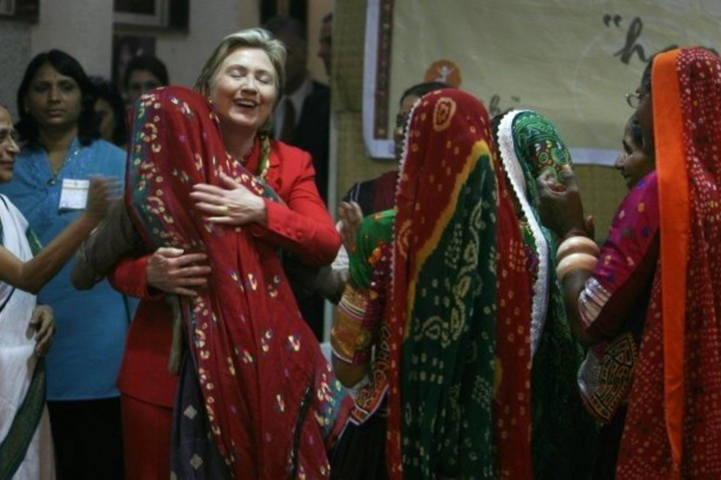 F.Clinton susitiko ne tik su aukščiausiais Indijos pareigūnais, bet ir su įvairių moterų organizacijų atstovėmis.