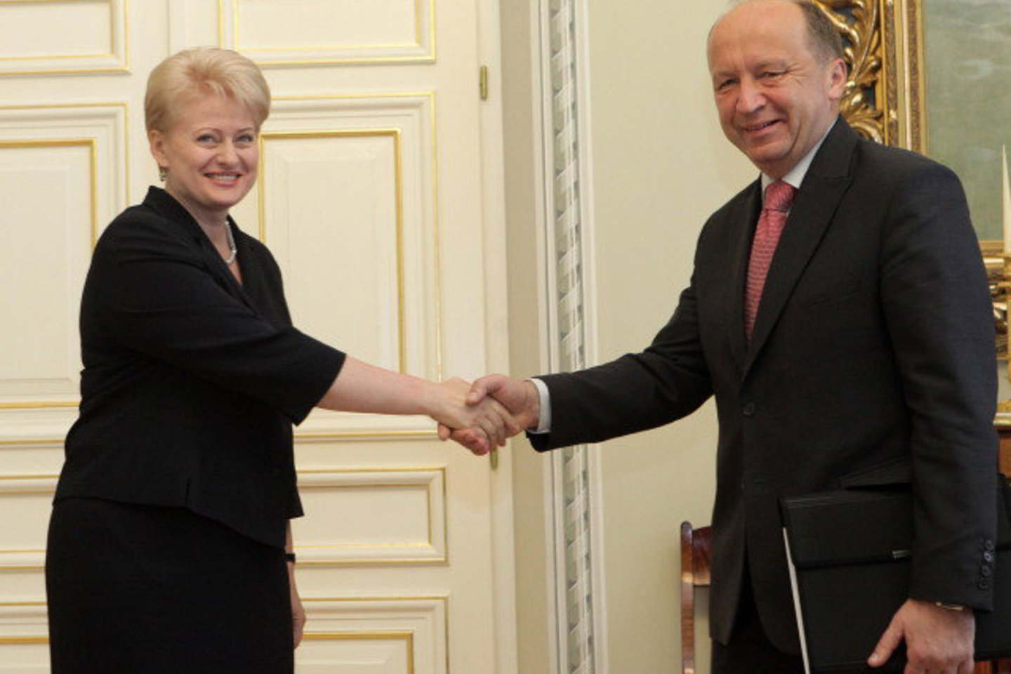 D.Grybauskaitė pokyčius Vyriausybėje vertina santūriai.