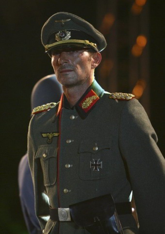 Kontancos meras pasakojo uniformą nusipirkęs Vokietijoje.