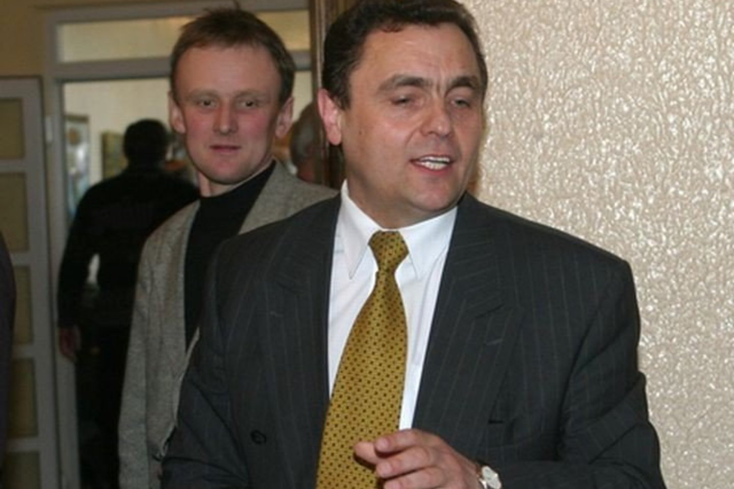 Petras Gražulis per tris mėnesius jam priklausiusius visus 12 tūkst. litų išleido prabangaus automobilio nuomai.