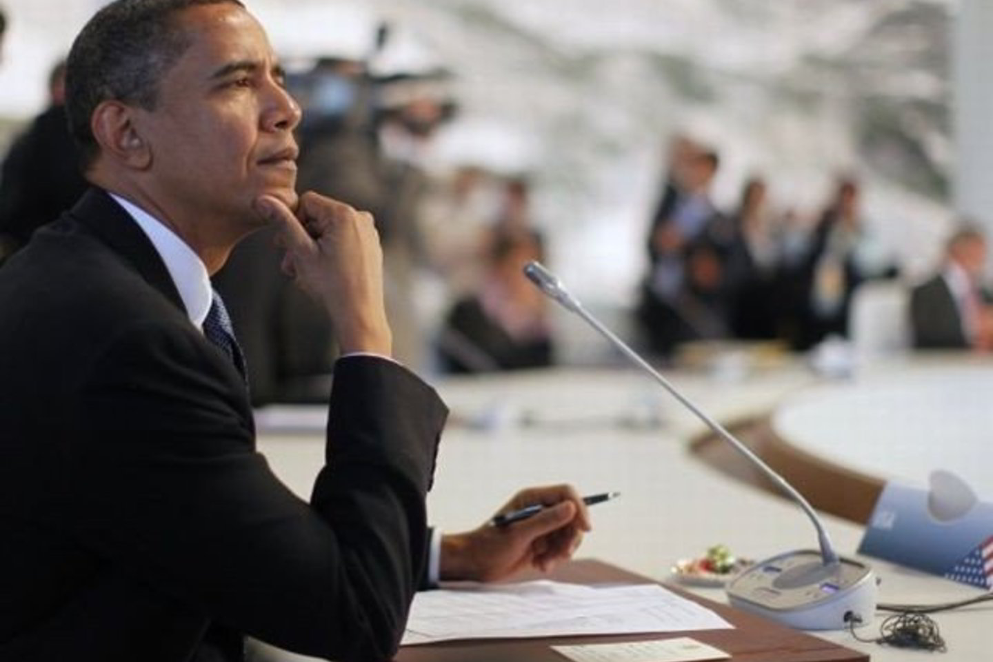 B.Obama ketvirtadienį vėl komentavo šią istoriją ir „ABC News“ sakė, kad jį nustebino prieštaringi vertinimai dėl jo pastabos.