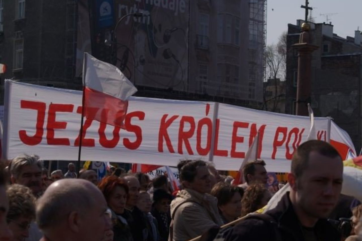 Katalikų demonstracija prie Lenkijos Seimo, reikalaujanti Kristų skelbti šalies karaliumi.