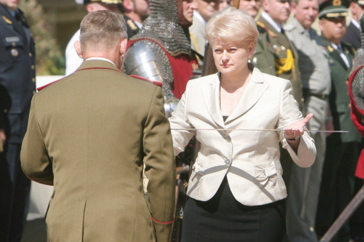 Prezidentė D.Grybauskaitė naujajam kariuomenės vadui A.Pociui antradienį suteikė generolo majoro laipsnį