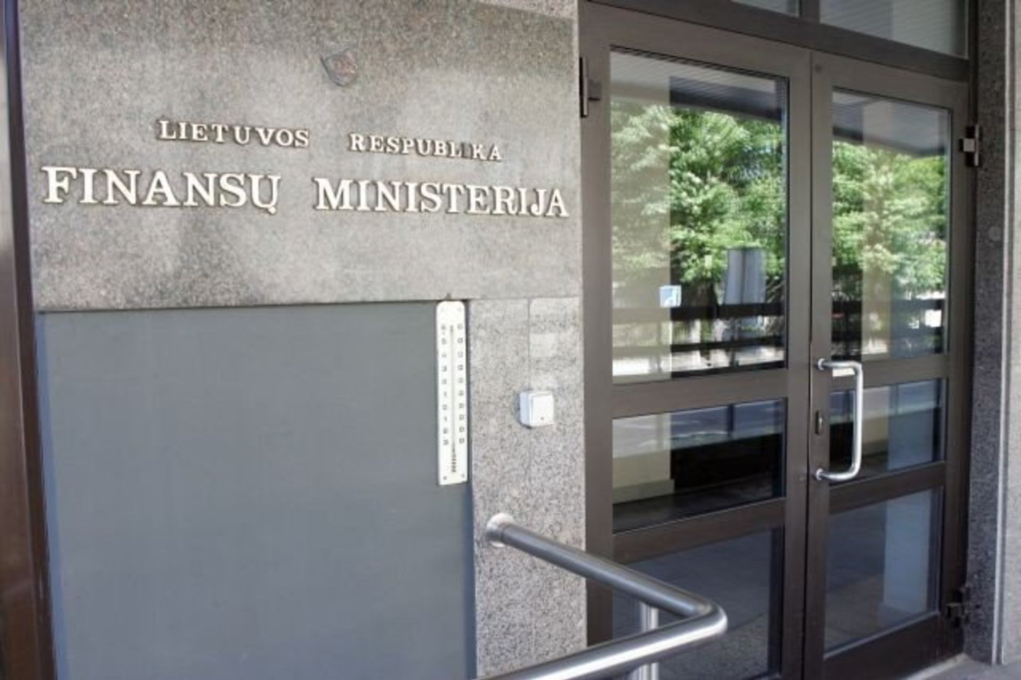 Finansų ministerija pranešė, kad ėmėsi priemonių auditorių nurodytiems pažeidimams pašalinti.