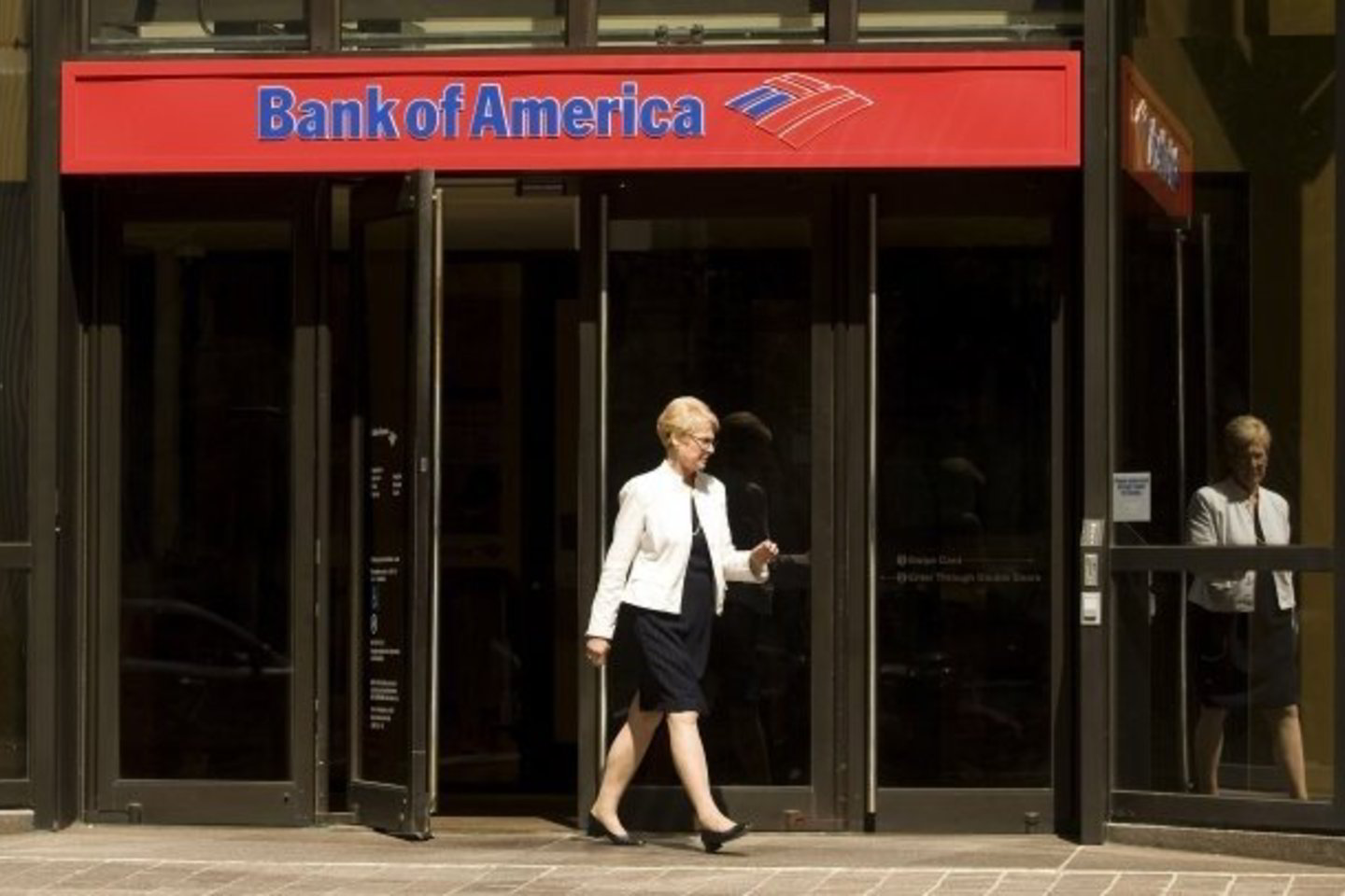 „Bank of America“ yra jau ne pirmas bankas, ketinantis mažinti savo filialų skaičių.